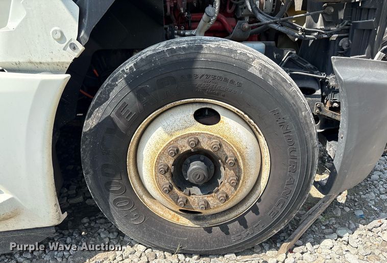 image for item YA0702 2018 International LT625 semi truck