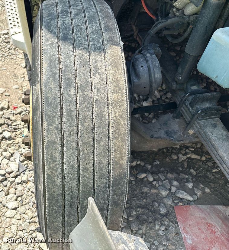 image for item YA0702 2018 International LT625 semi truck