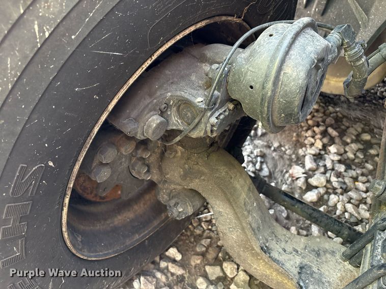 image for item YA0702 2018 International LT625 semi truck