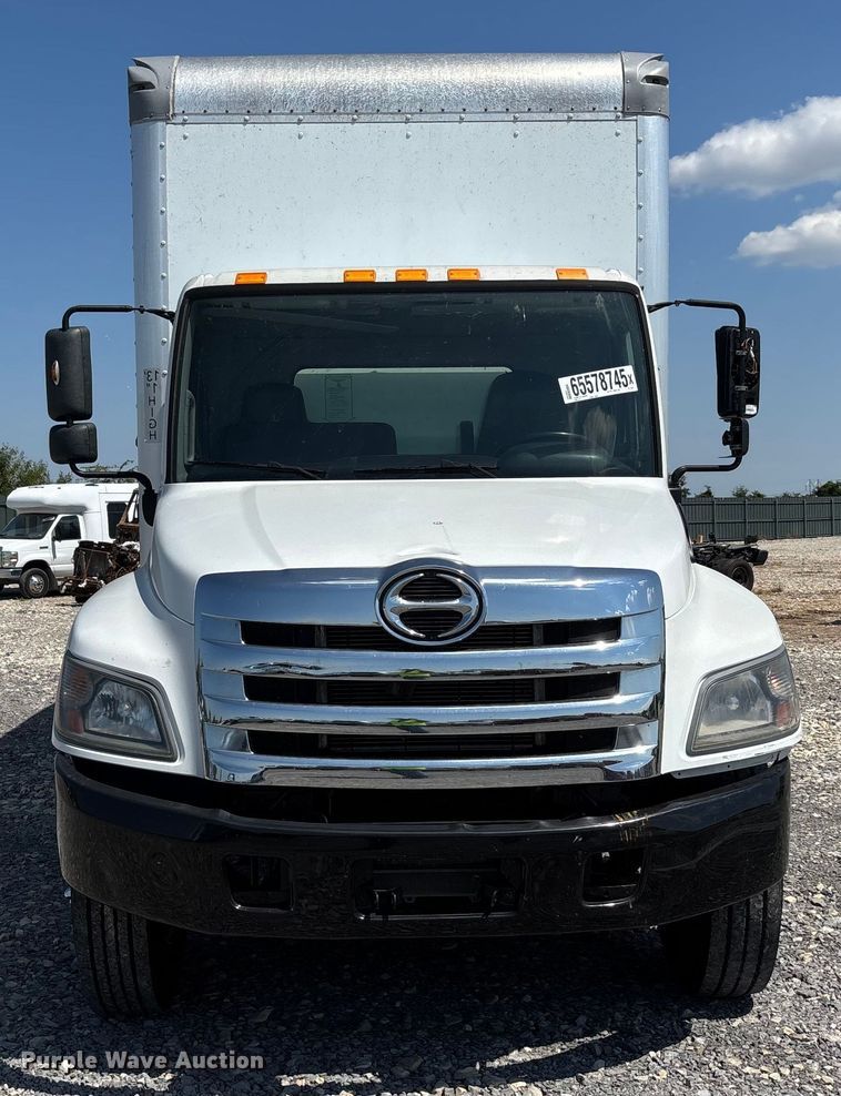 image for item YA0747 2019 Hino 268 box truck