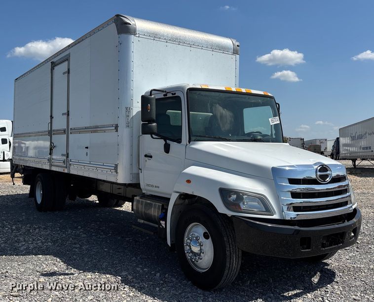 image for item YA0747 2019 Hino 268 box truck