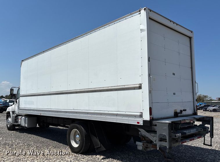 image for item YA0747 2019 Hino 268 box truck