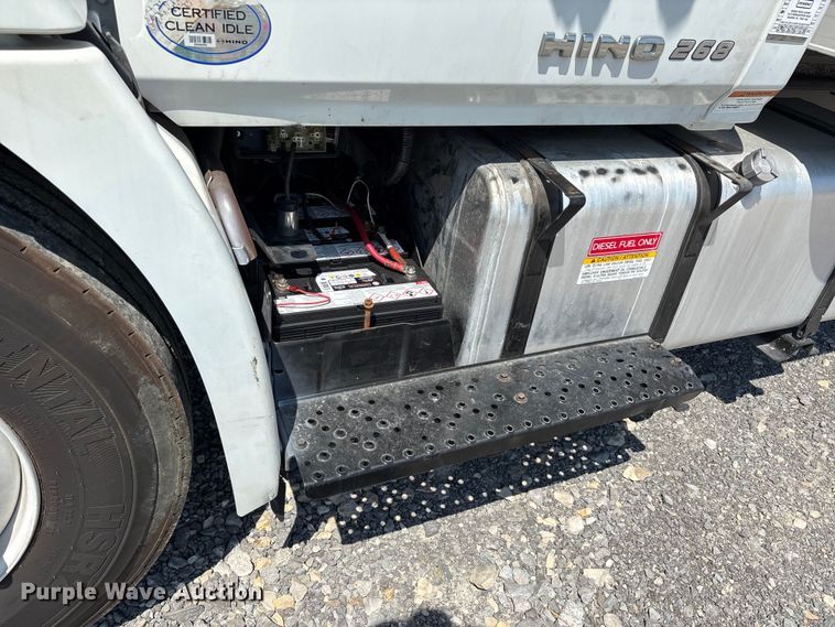 image for item YA0747 2019 Hino 268 box truck