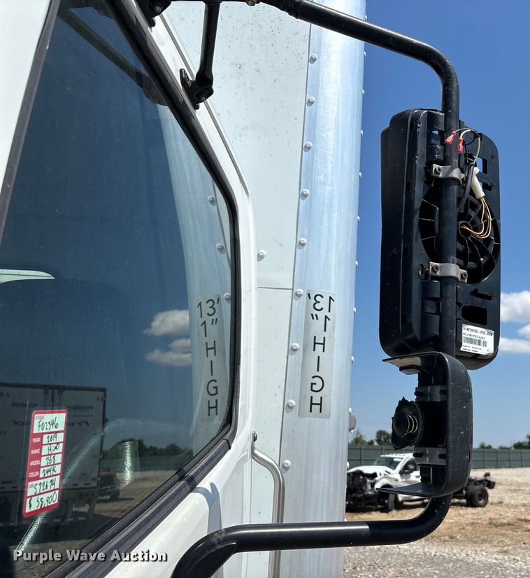 image for item YA0747 2019 Hino 268 box truck