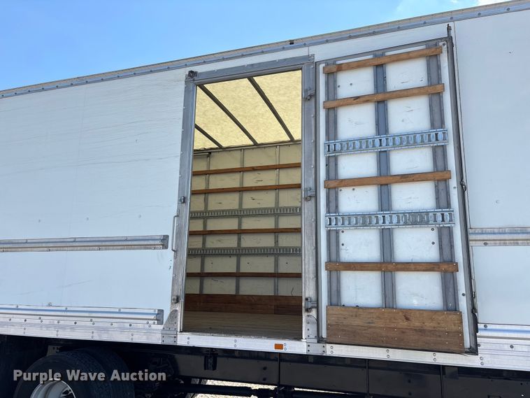 image for item YA0747 2019 Hino 268 box truck