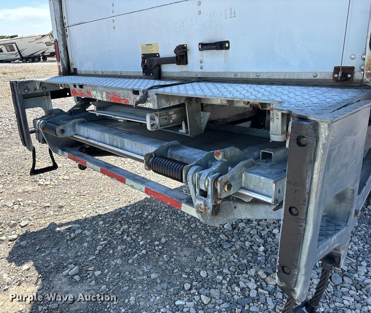 image for item YA0747 2019 Hino 268 box truck