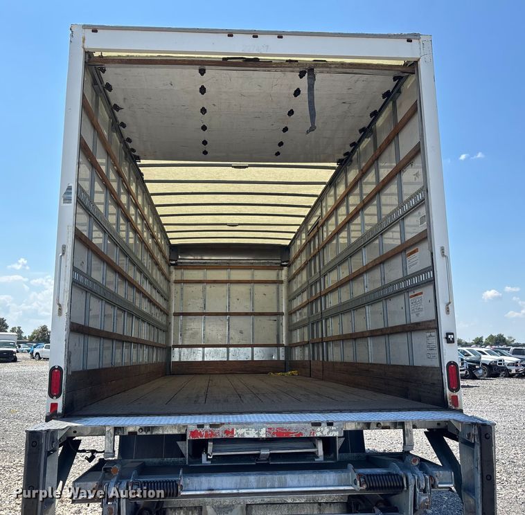 image for item YA0747 2019 Hino 268 box truck