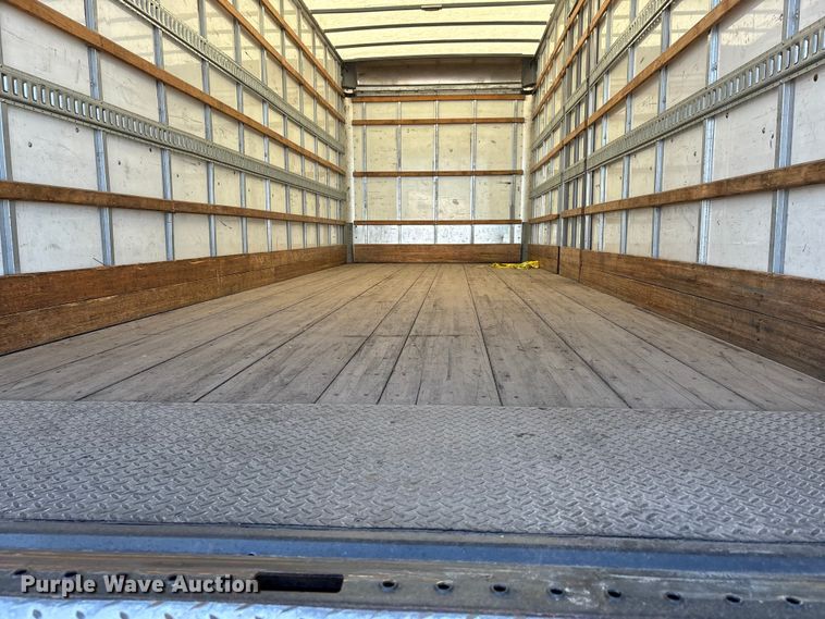 image for item YA0747 2019 Hino 268 box truck
