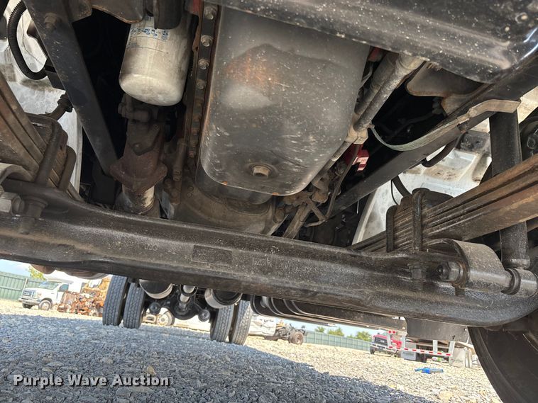 image for item YA0747 2019 Hino 268 box truck