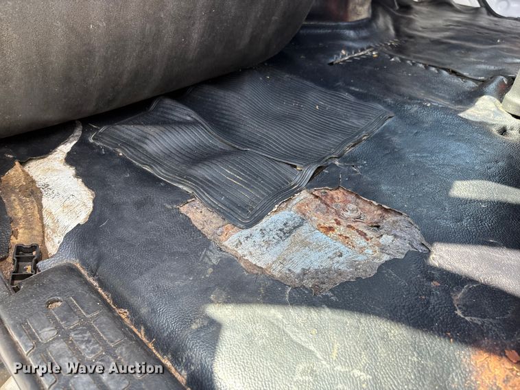 image for item YA0747 2019 Hino 268 box truck