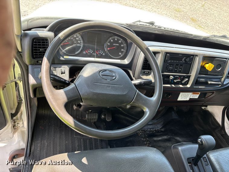 image for item YA0747 2019 Hino 268 box truck