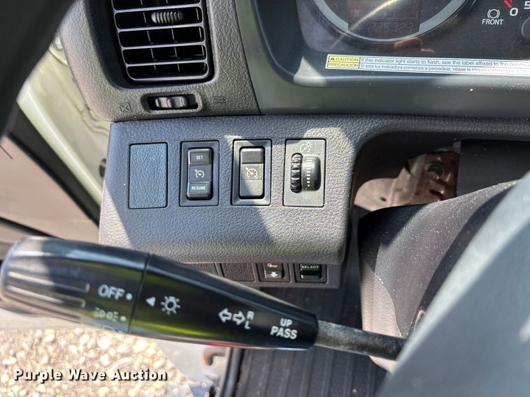 image for item YA0747 2019 Hino 268 box truck