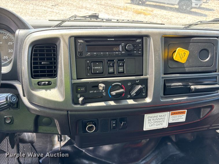 image for item YA0747 2019 Hino 268 box truck