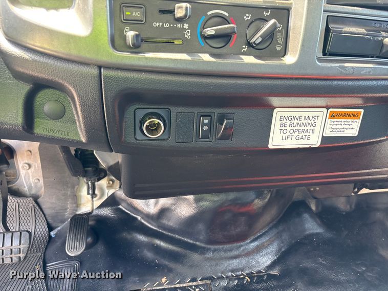 image for item YA0747 2019 Hino 268 box truck