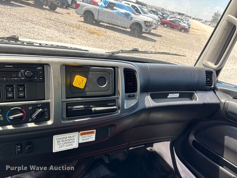 image for item YA0747 2019 Hino 268 box truck