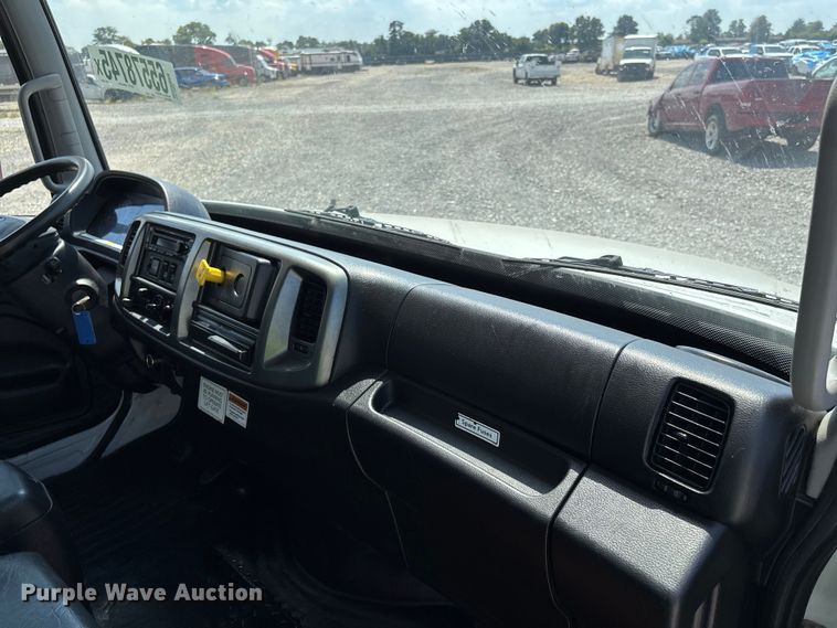 image for item YA0747 2019 Hino 268 box truck