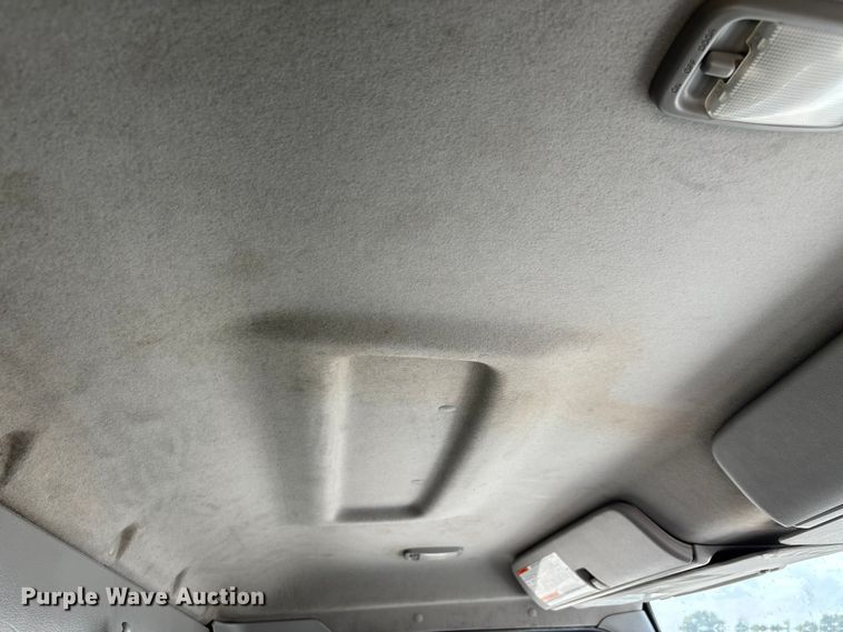 image for item YA0747 2019 Hino 268 box truck