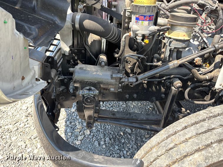 image for item YA0747 2019 Hino 268 box truck