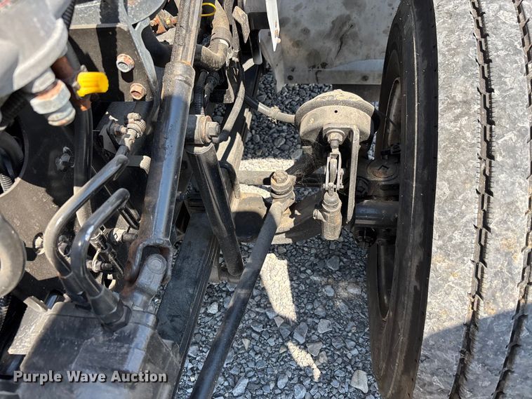 image for item YA0747 2019 Hino 268 box truck