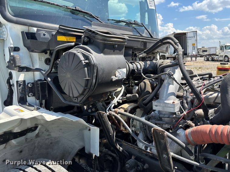 image for item YA0747 2019 Hino 268 box truck