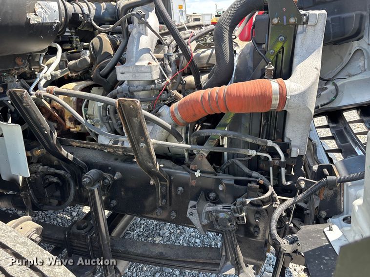 image for item YA0747 2019 Hino 268 box truck