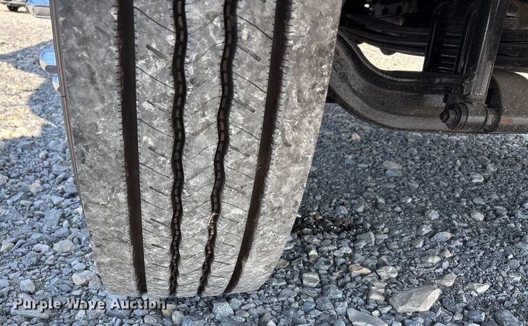 image for item YA0747 2019 Hino 268 box truck