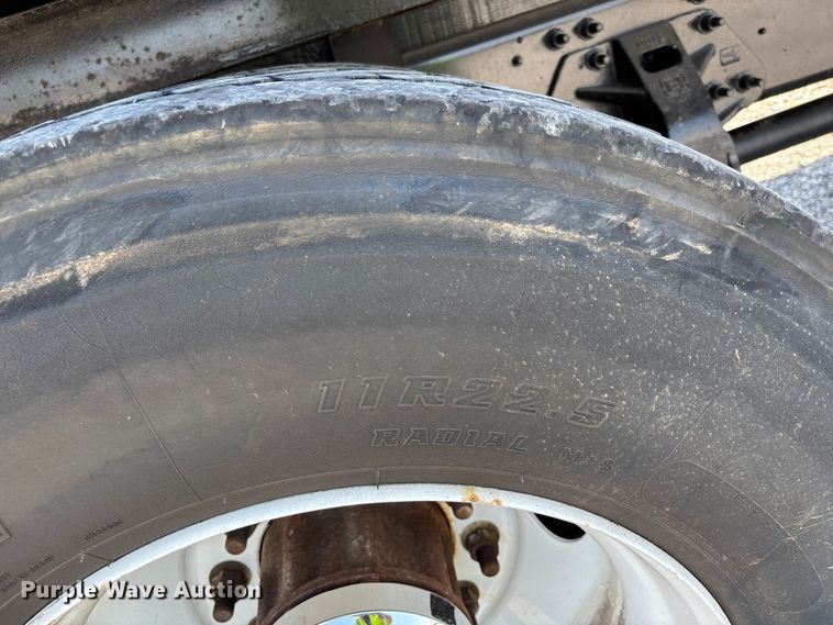 image for item YA0747 2019 Hino 268 box truck