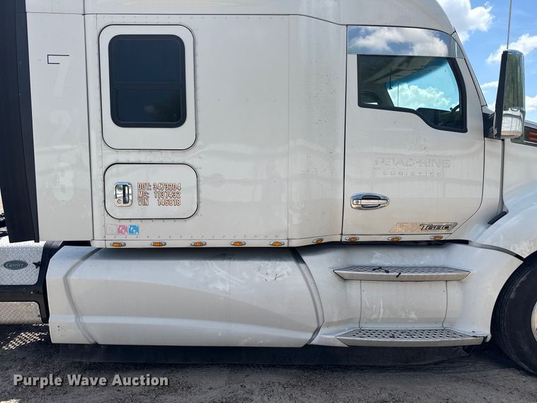 image for item YA0751 2017 Kenworth T680 semi truck