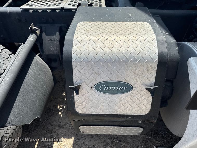 image for item YA0751 2017 Kenworth T680 semi truck