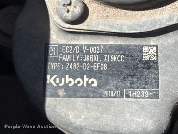 image for item YA0751 2017 Kenworth T680 semi truck