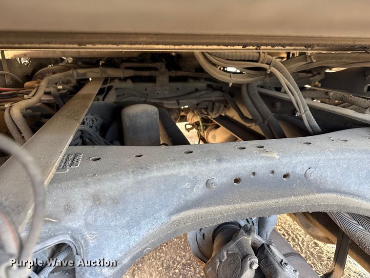 image for item YA0751 2017 Kenworth T680 semi truck