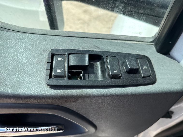 image for item YA0751 2017 Kenworth T680 semi truck