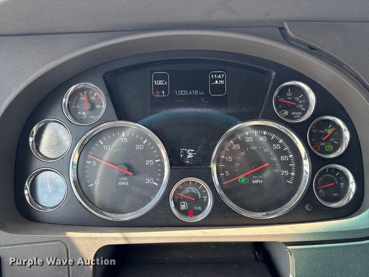 image for item YA0751 2017 Kenworth T680 semi truck