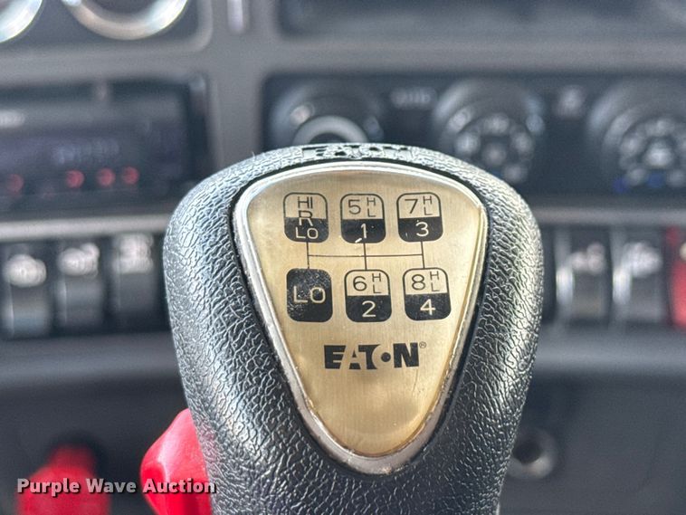 image for item YA0751 2017 Kenworth T680 semi truck