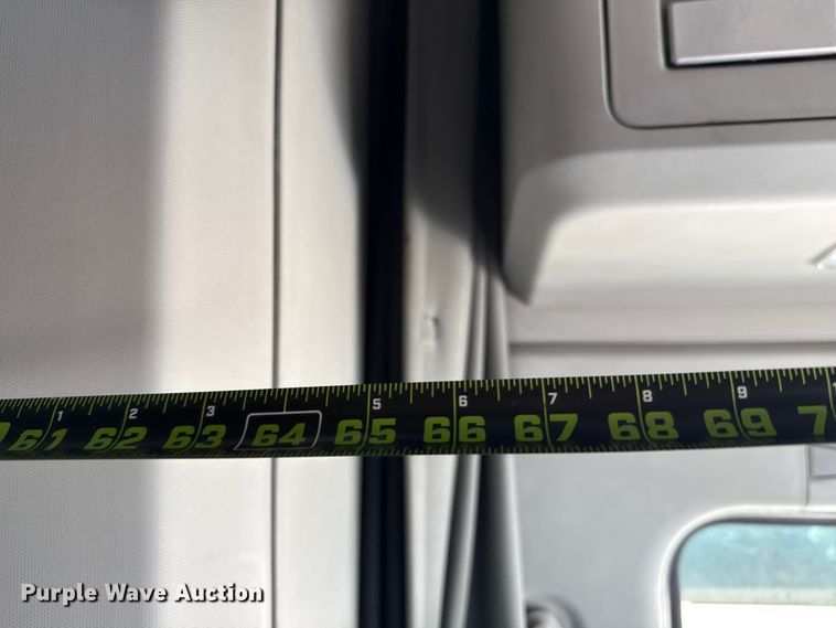 image for item YA0751 2017 Kenworth T680 semi truck