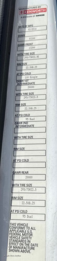 image for item YA0751 2017 Kenworth T680 semi truck