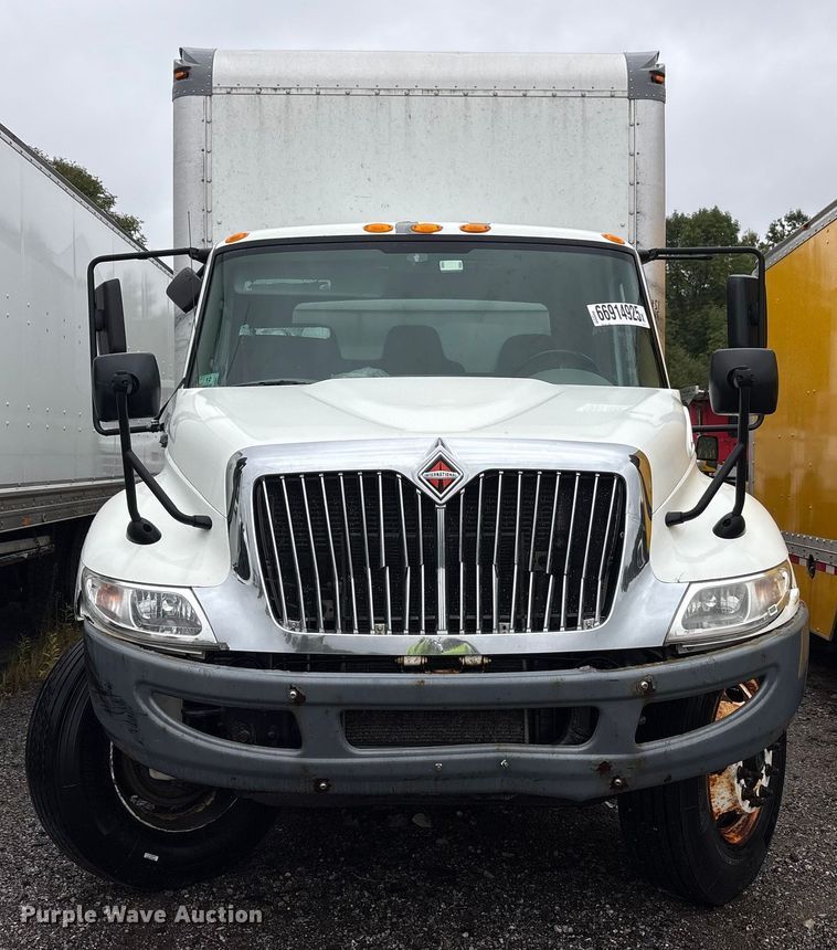 image for item YA0785 2018 International 4300 box truck