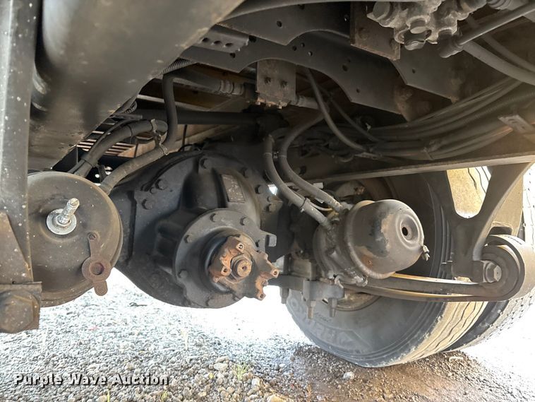 image for item YA0785 2018 International 4300 box truck