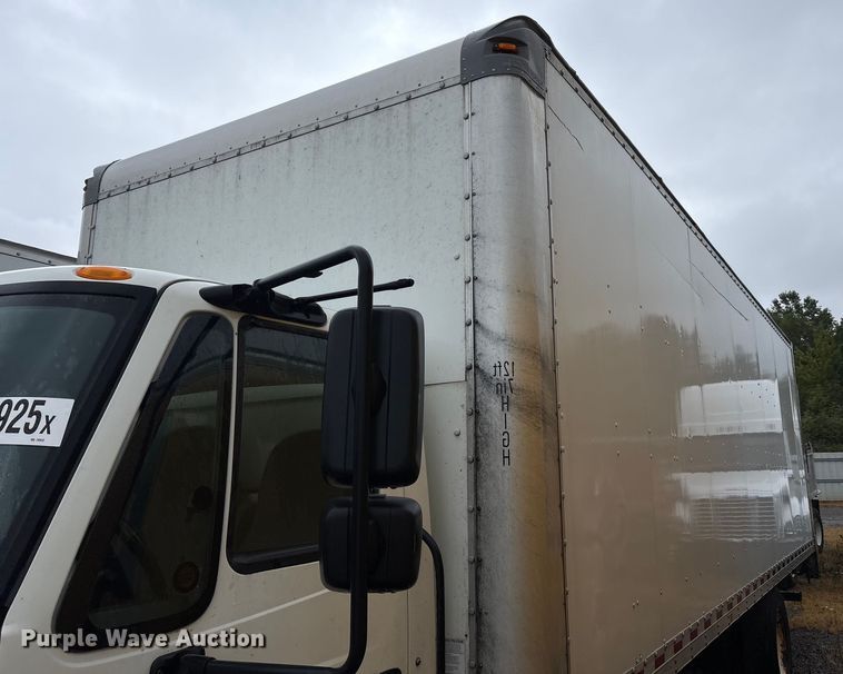 image for item YA0785 2018 International 4300 box truck