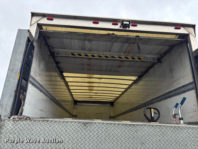 image for item YA0785 2018 International 4300 box truck
