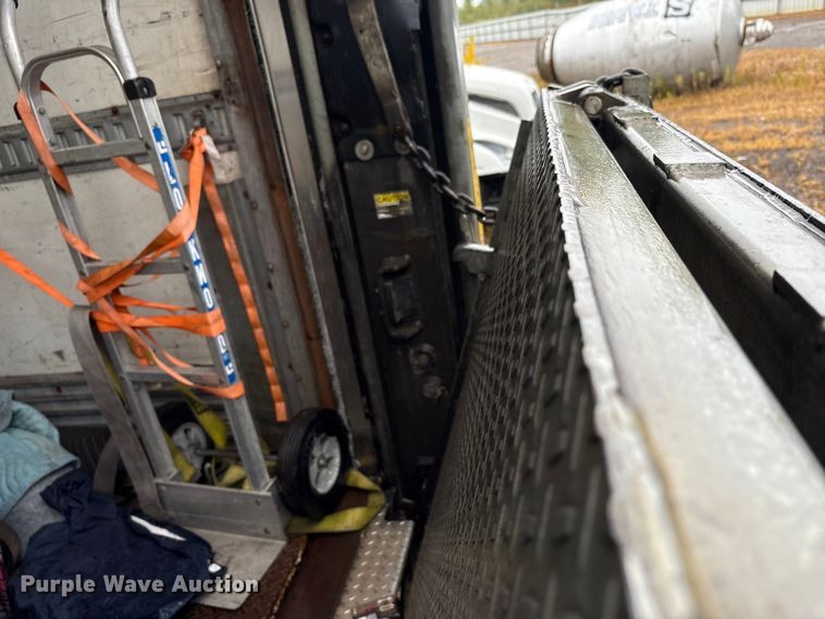 image for item YA0785 2018 International 4300 box truck