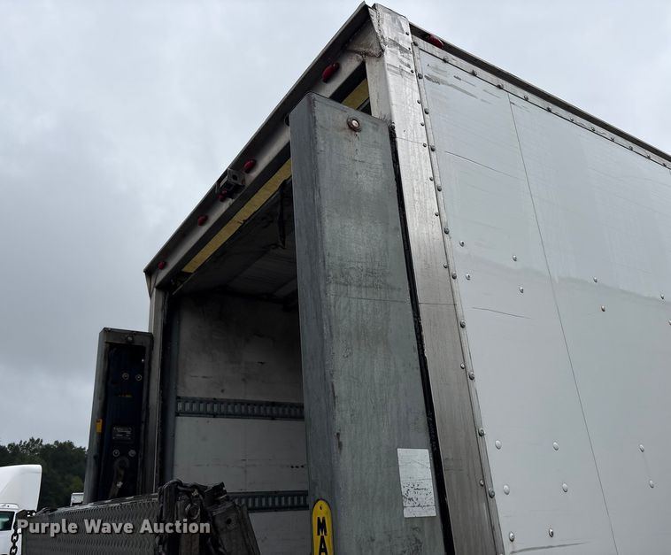 image for item YA0785 2018 International 4300 box truck