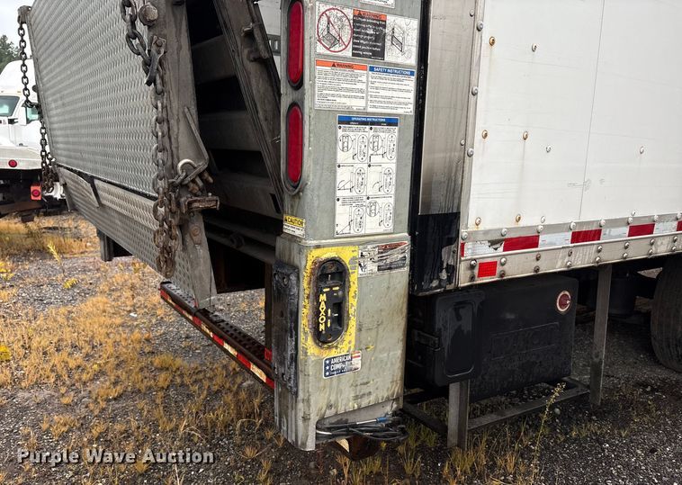 image for item YA0785 2018 International 4300 box truck