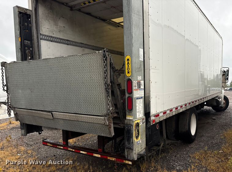 image for item YA0785 2018 International 4300 box truck