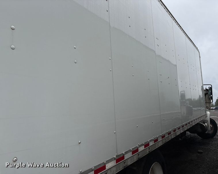 image for item YA0785 2018 International 4300 box truck
