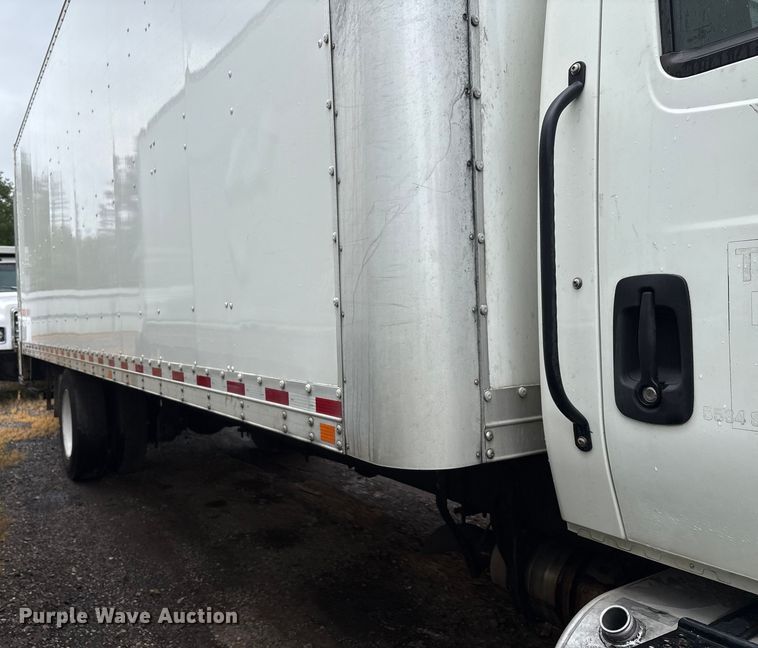 image for item YA0785 2018 International 4300 box truck