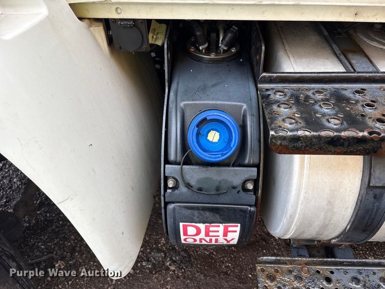 image for item YA0785 2018 International 4300 box truck