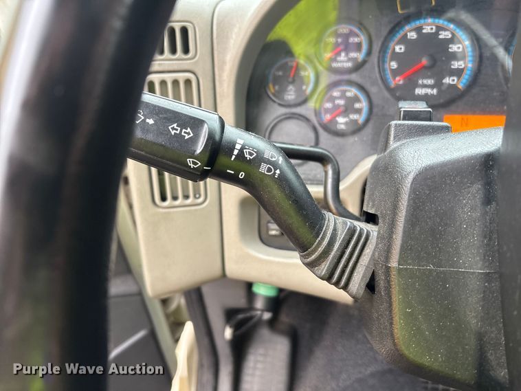 image for item YA0785 2018 International 4300 box truck