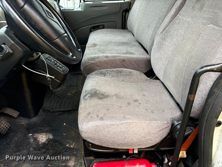 image for item YA0785 2018 International 4300 box truck