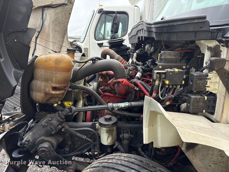 image for item YA0785 2018 International 4300 box truck